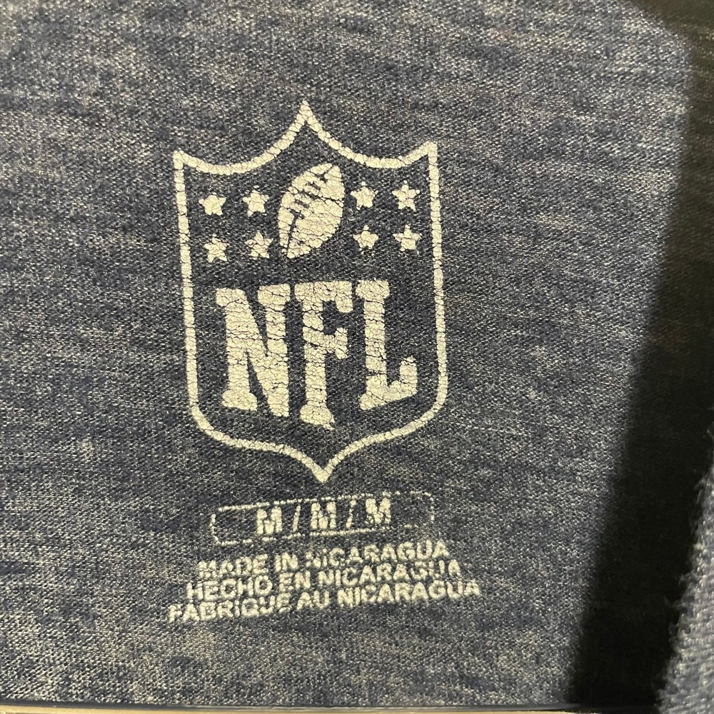 NFL Men's Los Angeles Chargers T-Shirt Medium Navy Blue Cotton Blend Graphic Tee - Picture 2 of 6